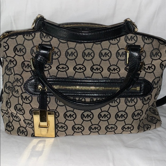 Michael Kors large carry all - Picture 2 of 7